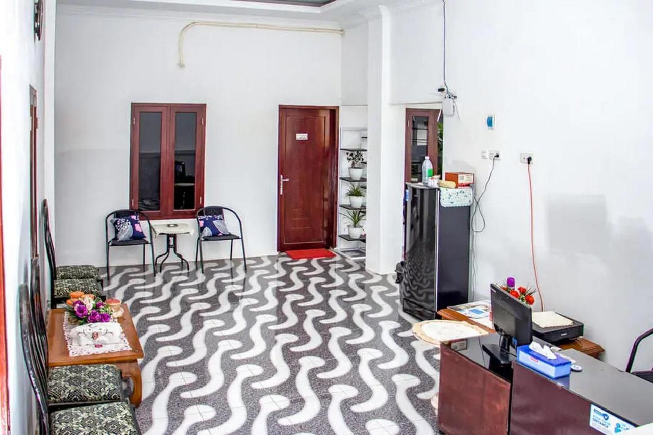 Samar Wulu Guest House Syariah Mitra Reddoorz Near Ketapang Ketapang  Dış mekan fotoğraf