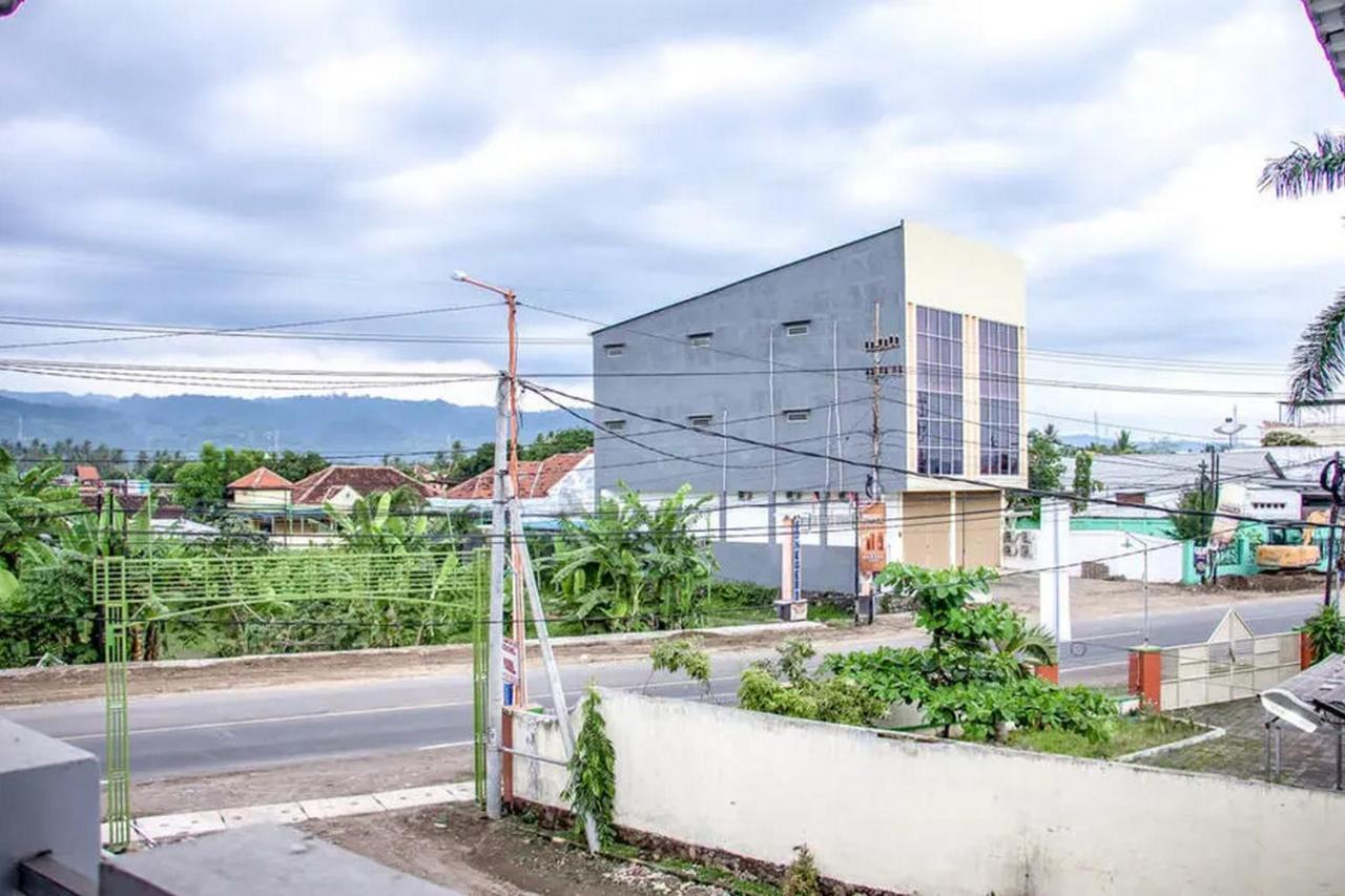 Samar Wulu Guest House Syariah Mitra Reddoorz Near Ketapang Ketapang  Dış mekan fotoğraf